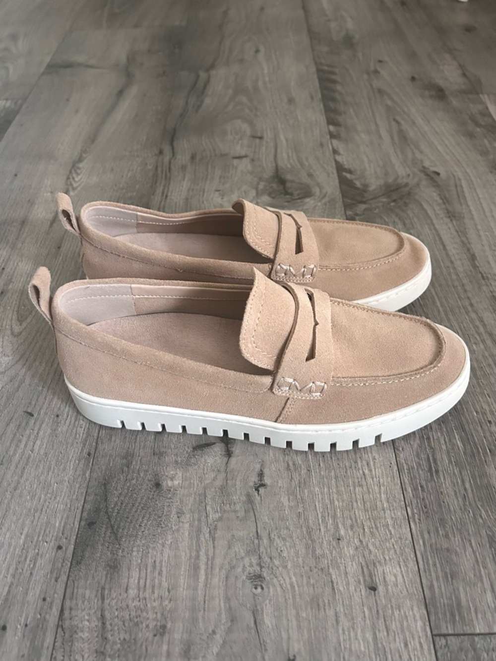 Vionic Uptown Loafer Sand Suede Size 8 NWOT - Picture 2 of 9